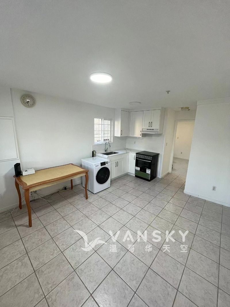 251230190618_Living Room.JPG